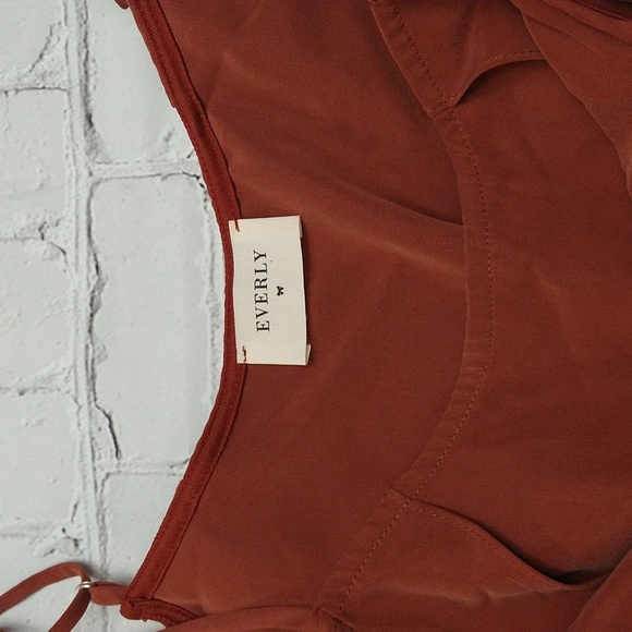 Everly Rustic Brown Cold Shoulder Top - Picture 3 of 6